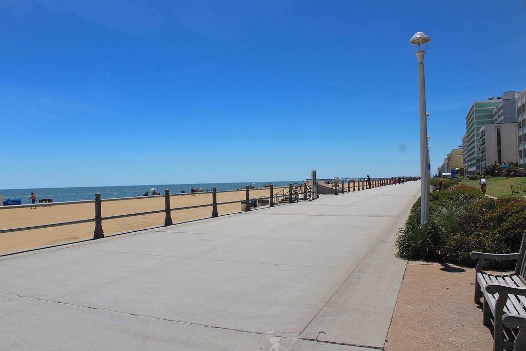 Ocean Sands Resort, Oceanfront, Virginia Beach By Vacatia Exterior photo